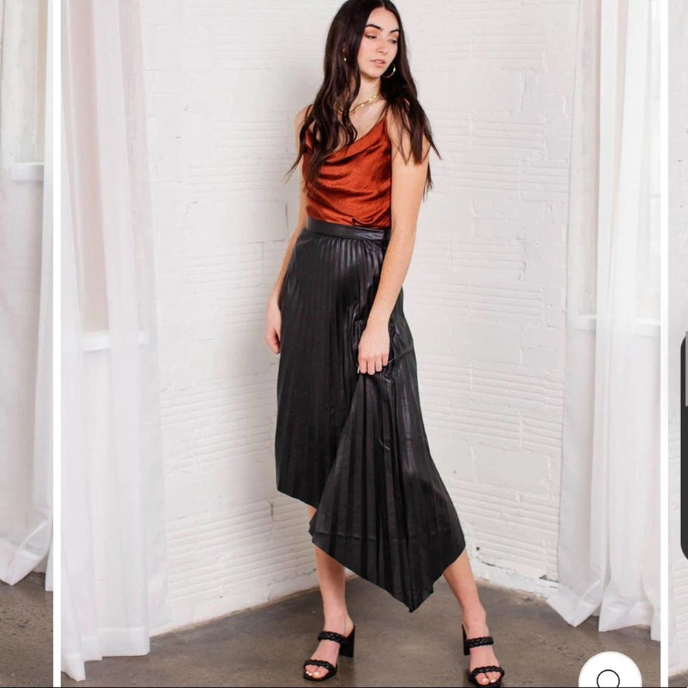 Bishop + Young NWT Young Presley Pleated Vegan Leather Midi Black Skirt